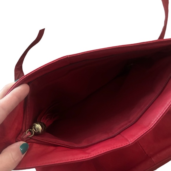 NWT  Deadstock 1990's Read Leather Foldable Shoulder Bag with fringe Tassle - Picture 8 of 10